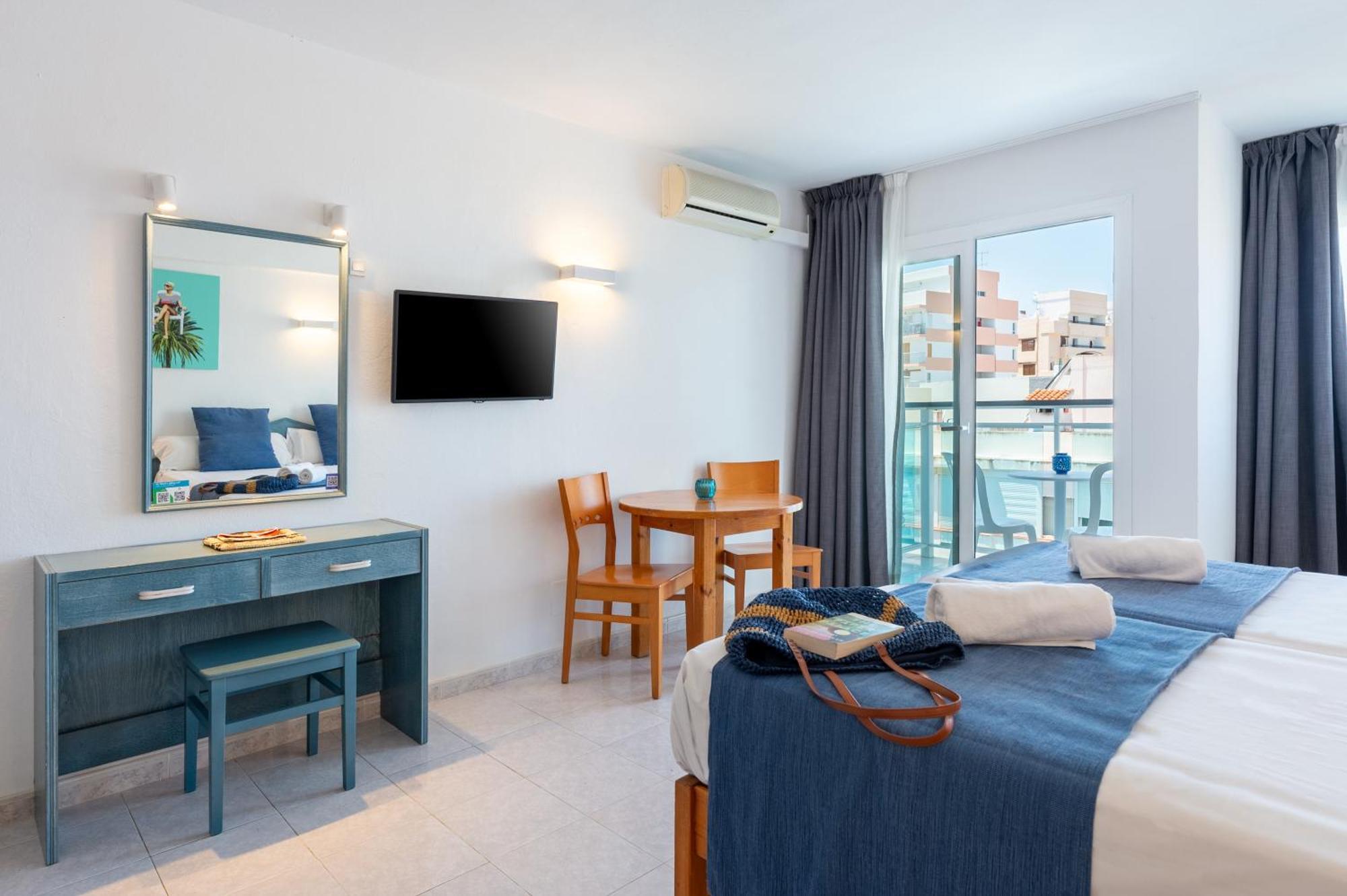 Sant Antoni de Portmany Hotel Apartamentos Vibra Central City - Adults Only מראה חיצוני תמונה