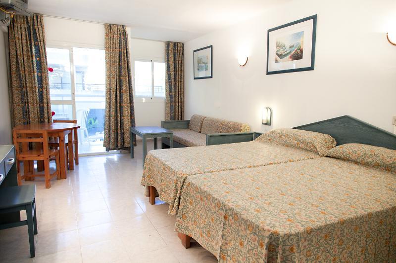 Sant Antoni de Portmany Hotel Apartamentos Vibra Central City - Adults Only מראה חיצוני תמונה